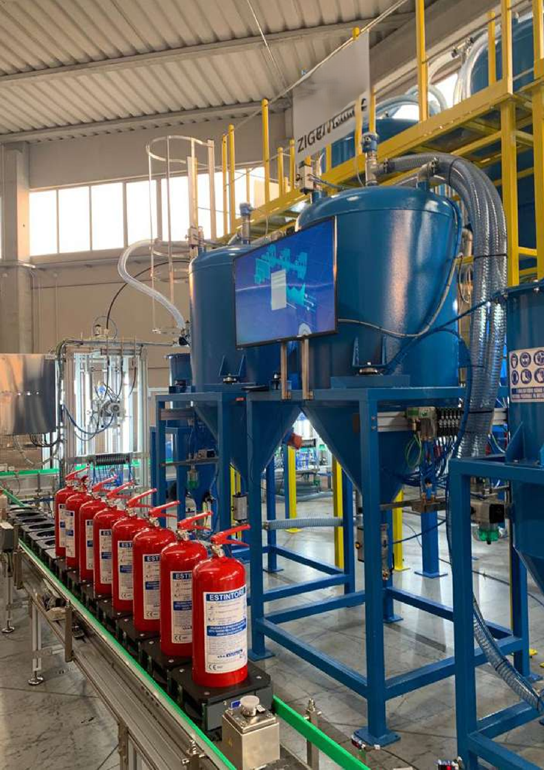 Φωτογραφία από Εργασίες Πυροσβεστήρων Συντήρησης/ Πλήρωσης/ Υδροστατικού Ελέγχου 